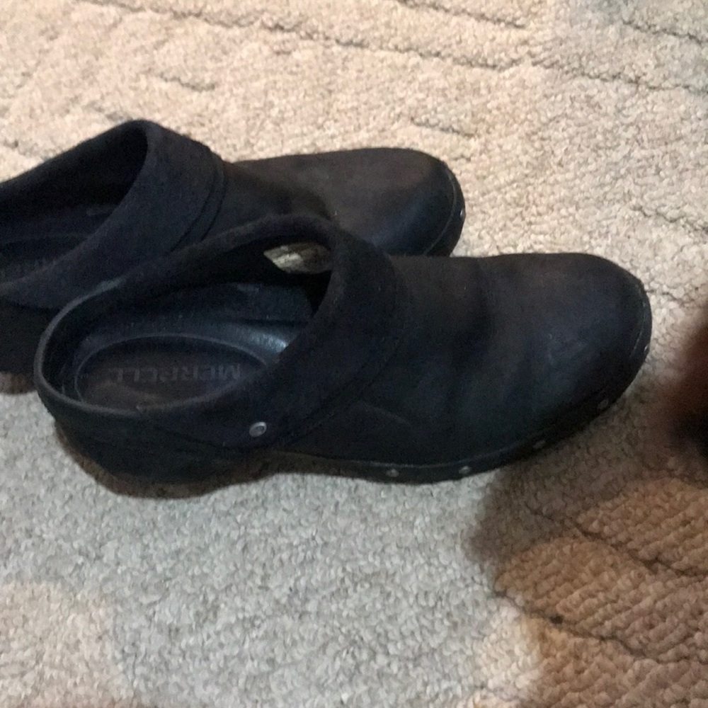 Merrell black leather clogs